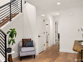 14888 HS#6 NE 2nd Court, Bellevue WA 98007