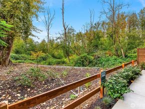 14888 HS#6 NE 2nd Court, Bellevue WA 98007
