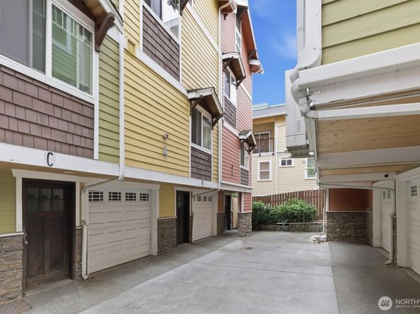 6825 Weedin Place NE A, Seattle WA 98115