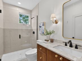 11739 40th Avenue NE B, Seattle WA 98125