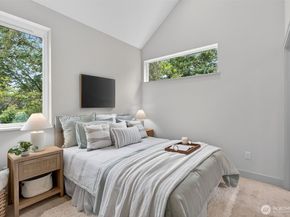 11739 40th Avenue NE B, Seattle WA 98125