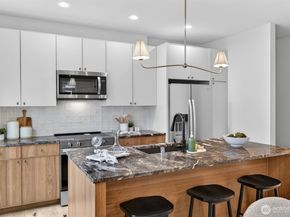 11739 40th Avenue NE B, Seattle WA 98125