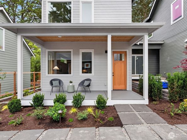 11739 40th Avenue NE B, Seattle WA 98125