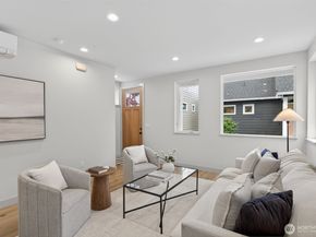 11739 40th Avenue NE B, Seattle WA 98125