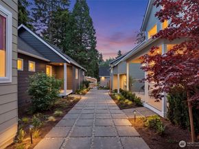 11739 40th Avenue NE B, Seattle WA 98125