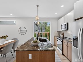 11739 40th Avenue NE B, Seattle WA 98125