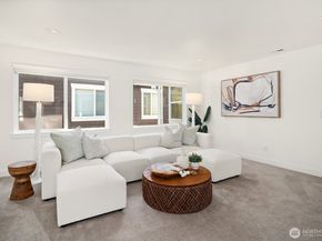 1270 Pine Crest Circle NE, Issaquah WA 98029