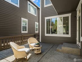 1270 Pine Crest Circle NE, Issaquah WA 98029