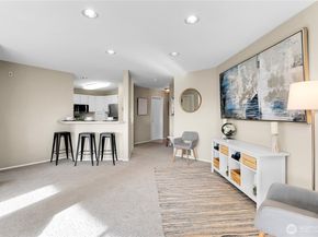 2040 13th Avenue W 13, Seattle WA 98119