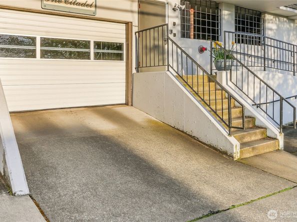 2040 13th Avenue W 13, Seattle WA 98119