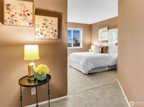 2040 13th Avenue W 13, Seattle WA 98119