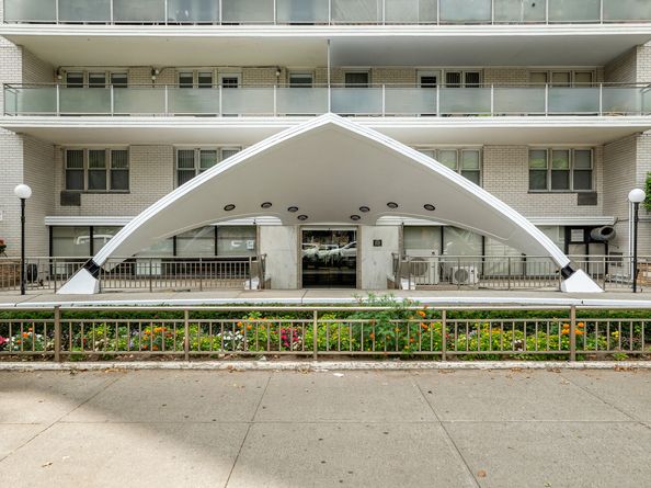 370 Ocean Parkway 2L, Brooklyn NY 11218