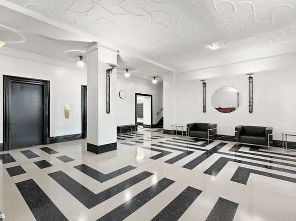 242 East 19th Street 7B, New York NY 10003