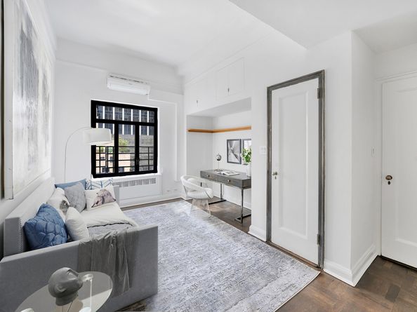 25 West 54th Street PHA, New York NY 10019
