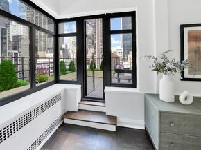 25 West 54th Street PHA, New York NY 10019