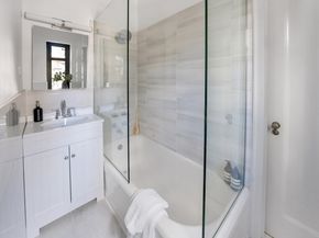 25 West 54th Street PHA, New York NY 10019