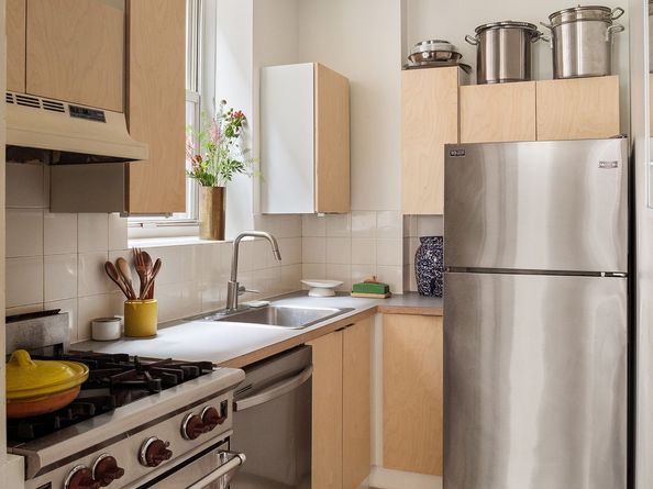 518 East 11th Street 4A, New York NY 10009