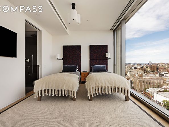 215 Chrystie Street 29W, New York NY 10002