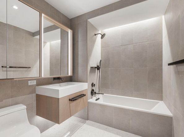 77 Greenwich Street 34A, New York NY 10006