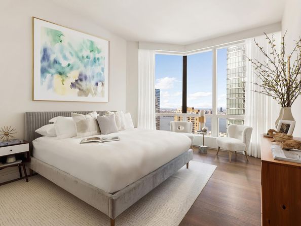 77 Greenwich Street 34A, New York NY 10006