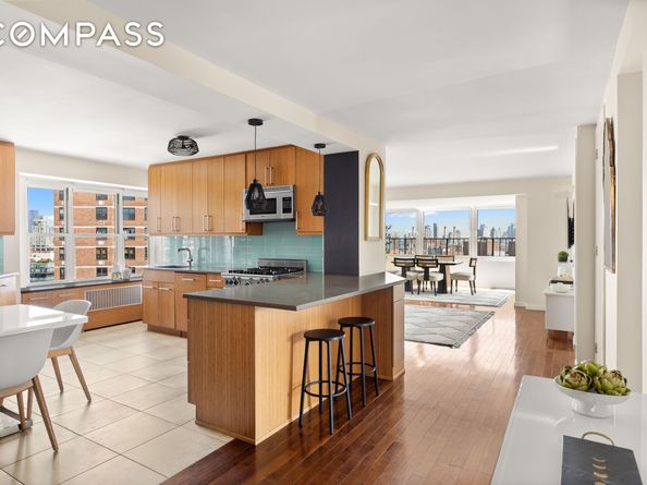 417 Grand Street D1801, New York NY 10002