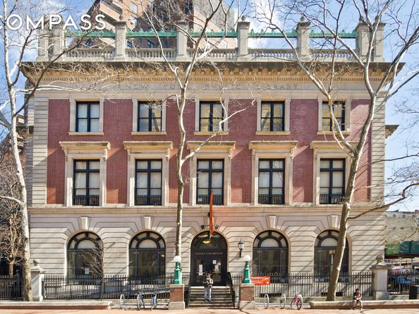 417 Grand Street D1801, New York NY 10002