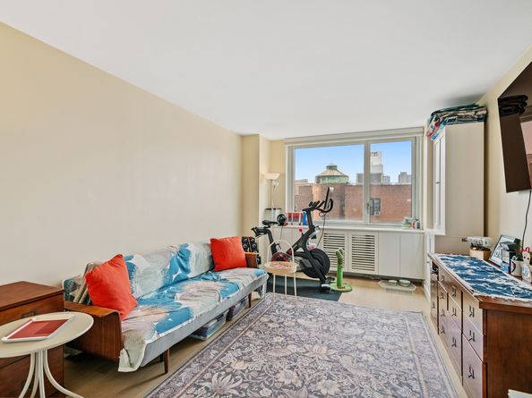 301 West 53rd Street 9E, New York NY 10019