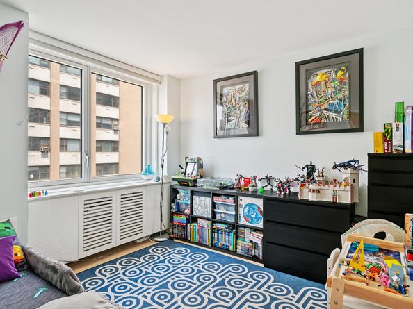 301 West 53rd Street 9E, New York NY 10019