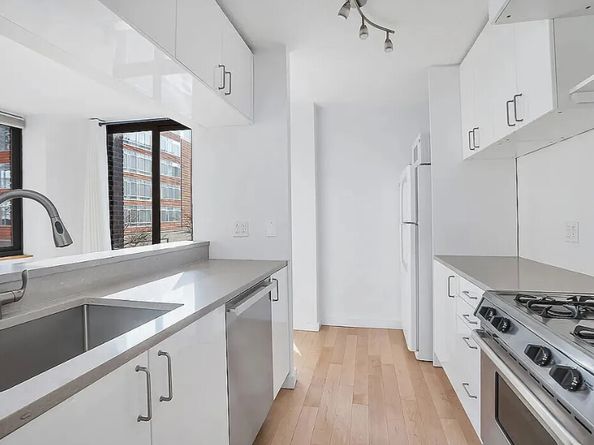 2 South End Avenue 3P, New York NY 10280