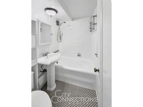 320 East 42nd Street 2004, New York NY 10017