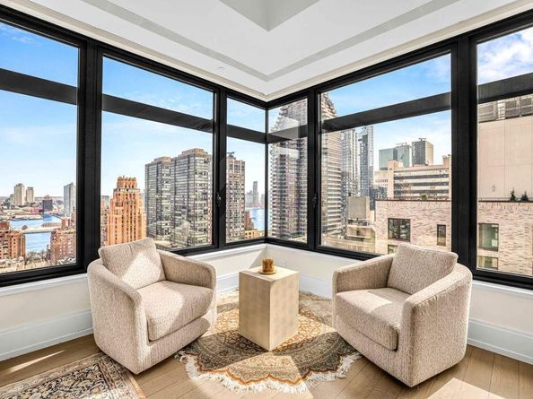 301 East 50th Street 22A, New York NY 10022