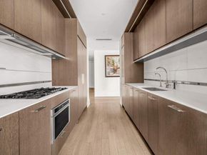 301 East 50th Street 22A, New York NY 10022