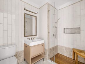 301 East 50th Street 22A, New York NY 10022