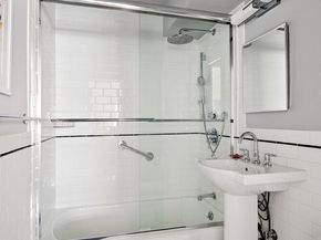 55 East 9th Street 10G, New York NY 10003