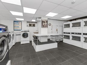 321 East 48th Street 7B, New York NY 10017