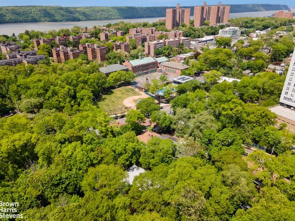 383 West 254th Street, Bronx NY 10471