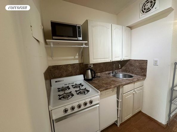 150-38 Union Turnpike 1N, Queens NY 11367