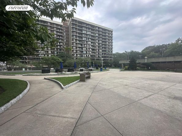 150-38 Union Turnpike 1N, Queens NY 11367