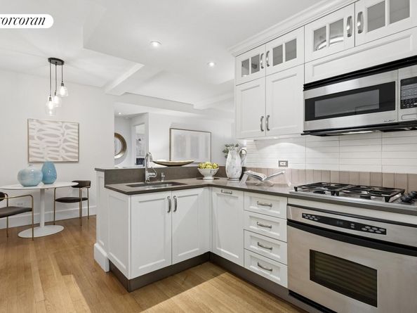 27 West 72nd Street 401, New York NY 10023