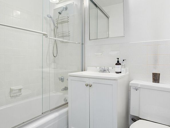 101 West 12th Street 12H, New York NY 10011