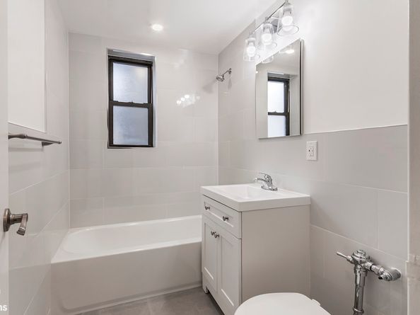 525 West 235th Street 4A, Bronx NY 10463