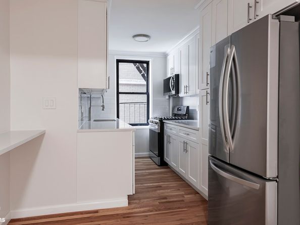 525 West 235th Street 4A, Bronx NY 10463