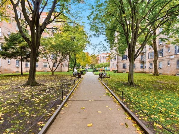 56-05 31st Avenue 2O, Queens NY 11377