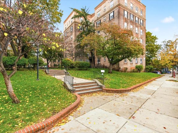 56-05 31st Avenue 2O, Queens NY 11377