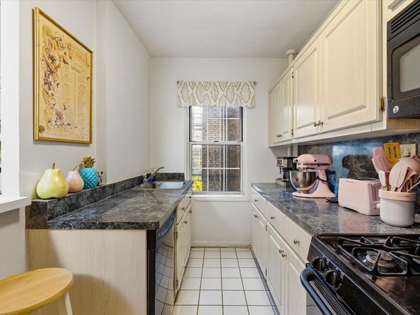 56-05 31st Avenue 2O, Queens NY 11377