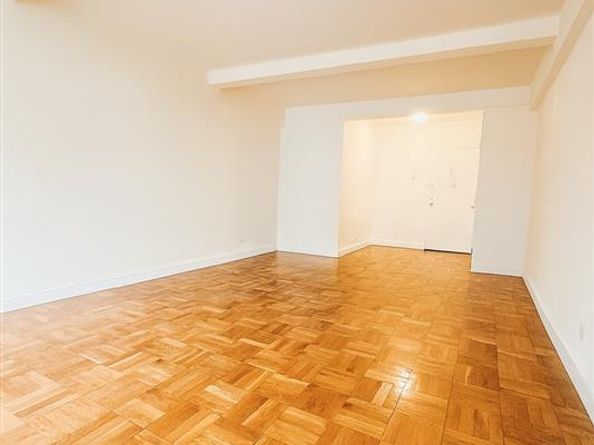 30 East 37th Street 8G, New York NY 10016