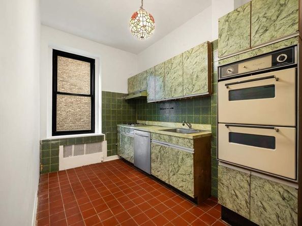 230 West 105th Street 1E, New York NY 10025