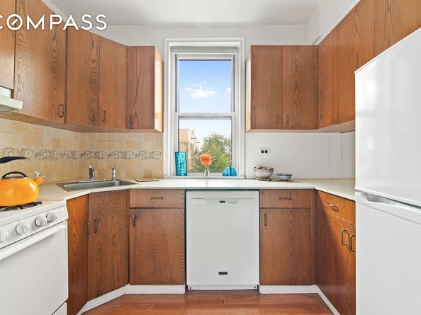 45 Plaza Street W 5A, Brooklyn NY 11217