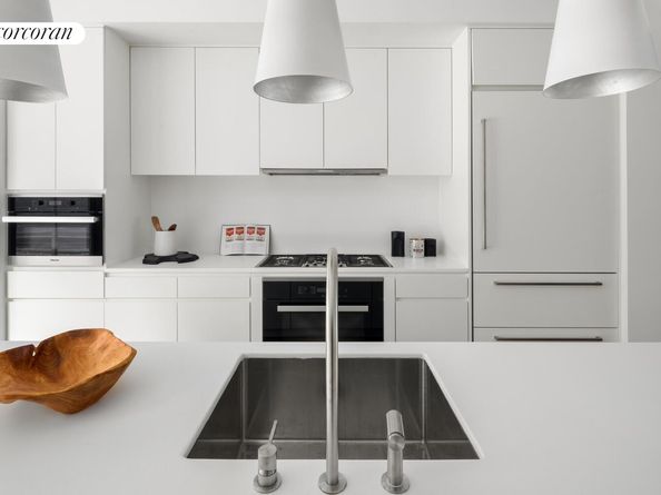 619 East 6th Street 1, New York NY 10009