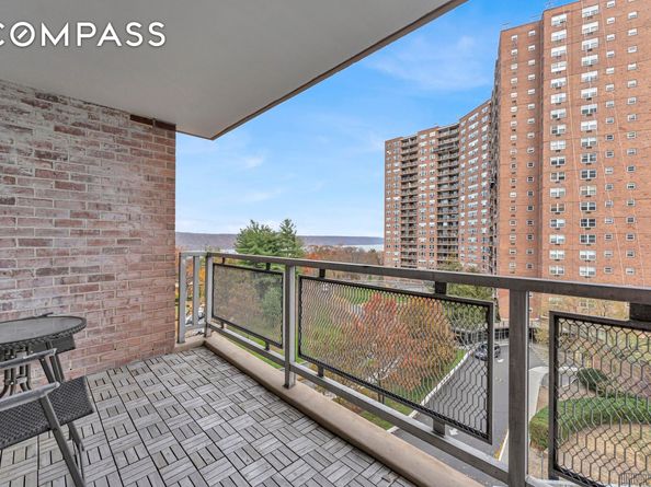 5800 Arlington Avenue 6V, Bronx NY 10471